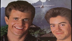 Air America - Air America var CIA: s privata flygbolag i Laos under Vietnamkriget, kör allting från soldater till livsmedel för de lokala byborna. Efter att ha förlorat sitt flygcertifikat är Billy Covington rekryteras till det, och hamnar mitt i ett gäng galning piloter, vapensmuggling av sin vän Gene Ryack, och opium smuggling av sina egna överordnade.